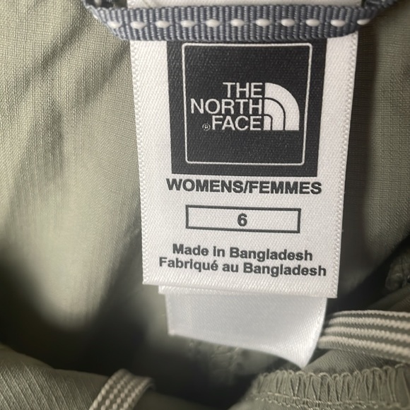 The north face bermuda shorts size 6 - Picture 7 of 9